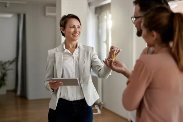 TÉCNICO EM TRANSAÇÕES IMOBILIÁRIAS
